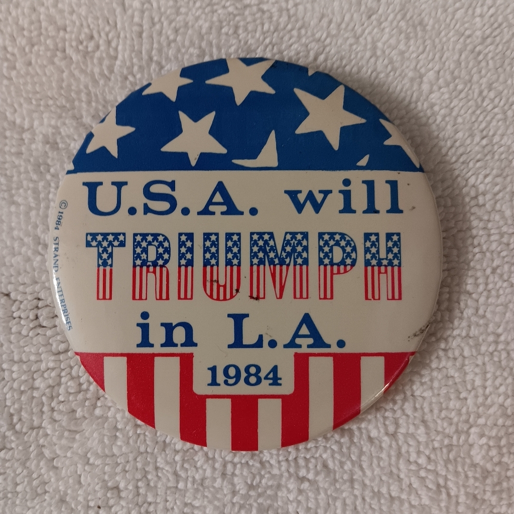 Vintage USA Triumph Button